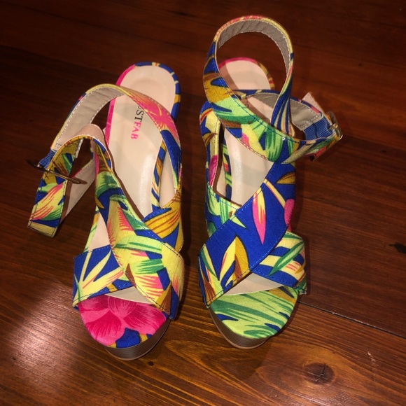 Floral Heels - Picture 5 of 5